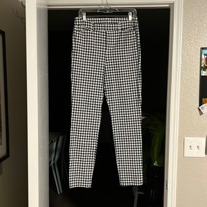 Old navy pixie style size 8 blue and white checkered pants
